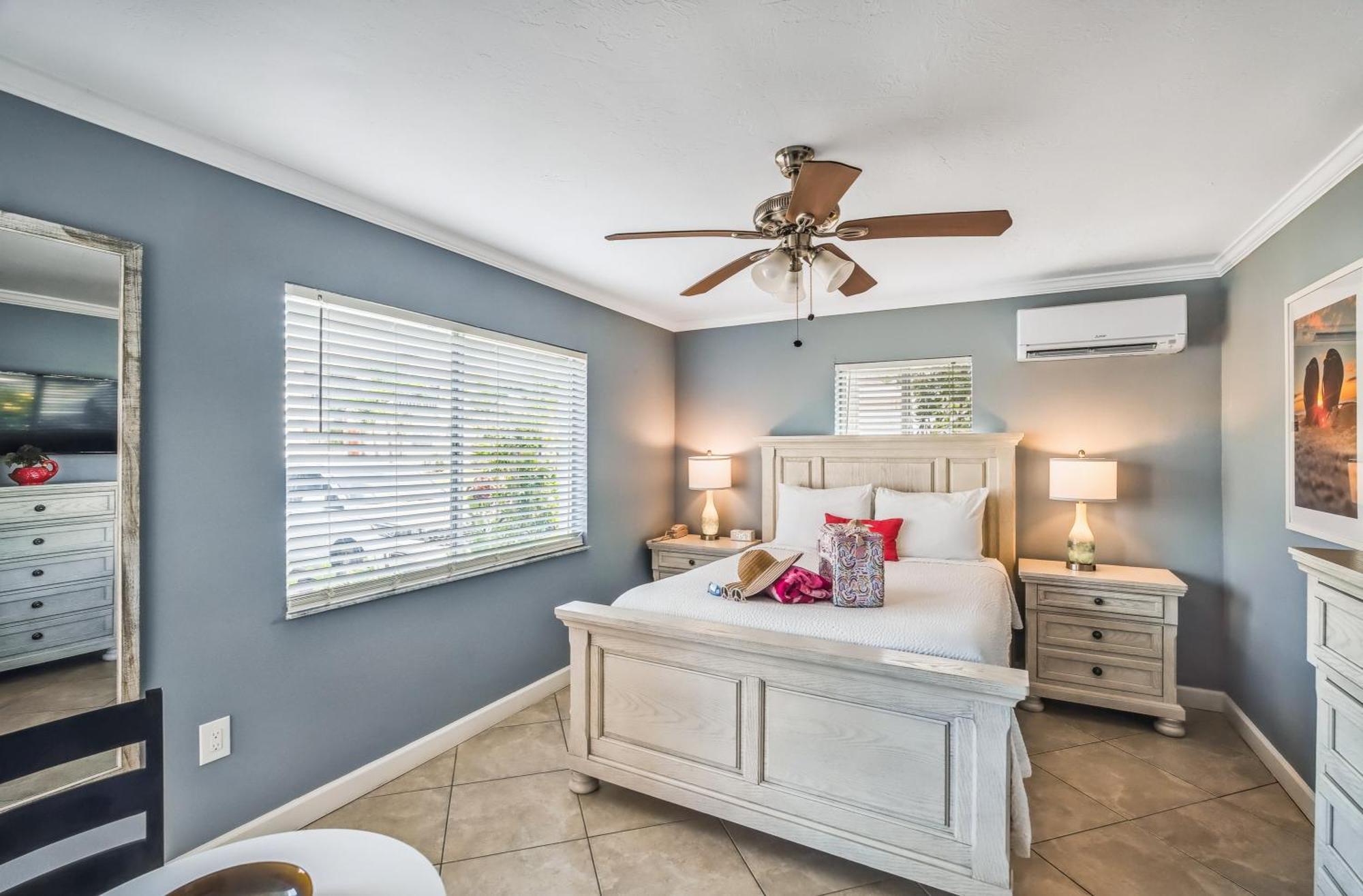 Tropical - Sarasota Siesta Key